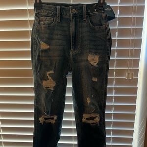 Hollister Ultra High Rise Mom Jeans